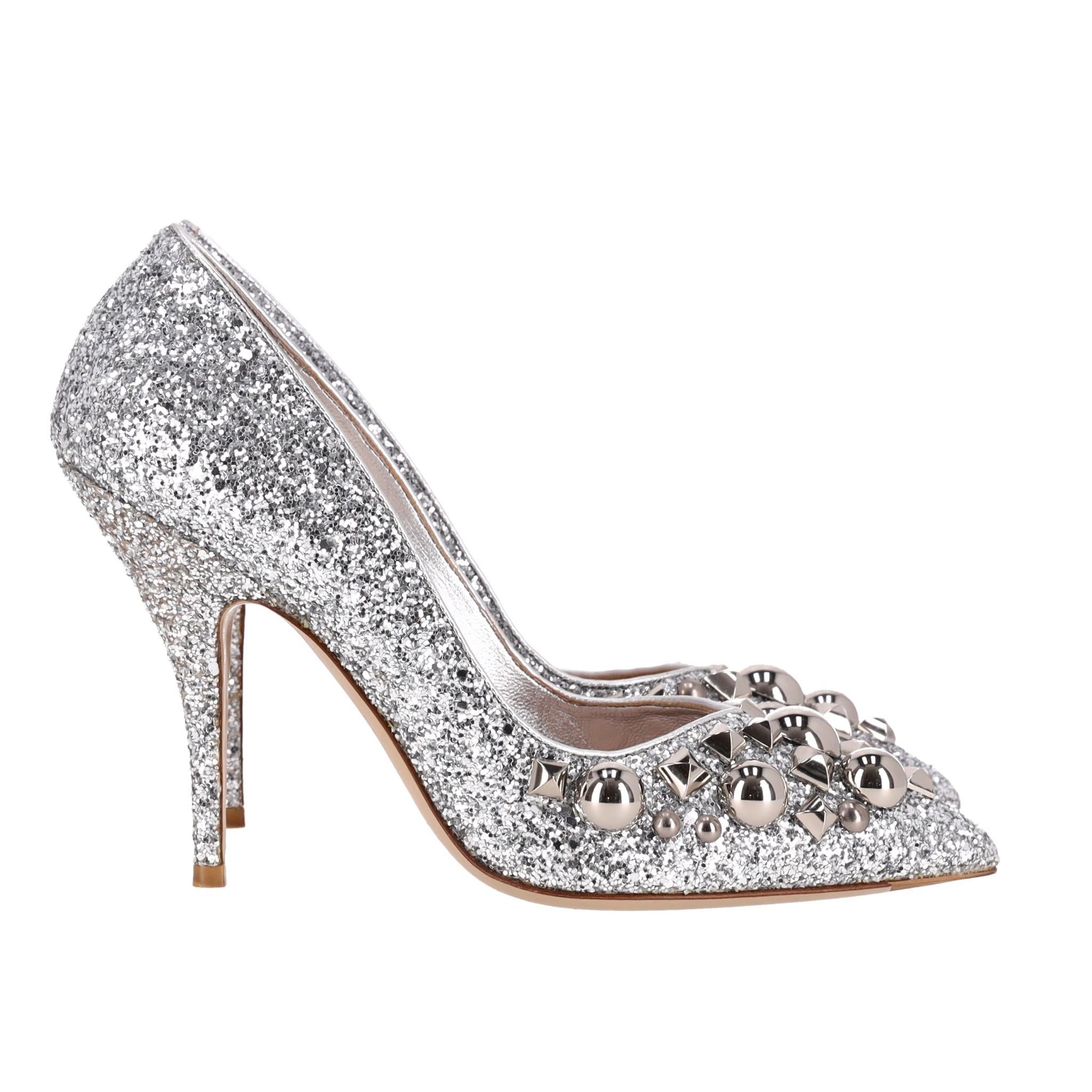 Miu Miu Glitzernde, mit Nieten verzierte Absätze (Grau) im Angebot