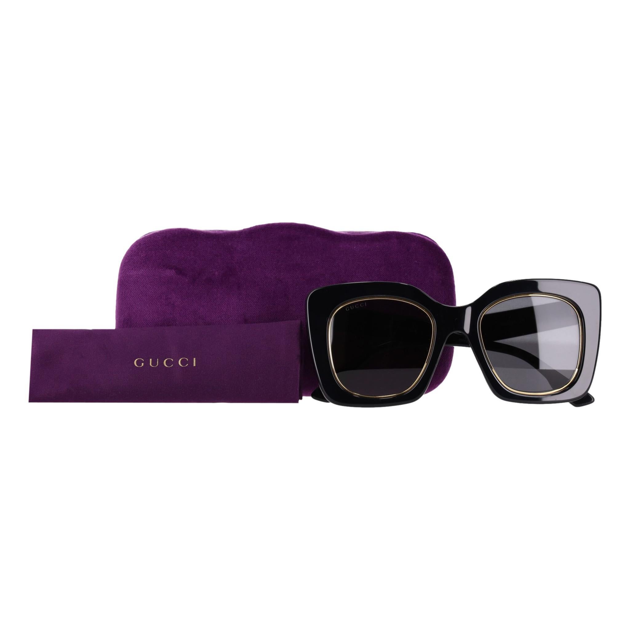 Occhiali da sole quadrati Gucci

Occhiali da sole con montatura spessa in acetato nero e lenti grigie.

Caratterizzato dalla firma 
