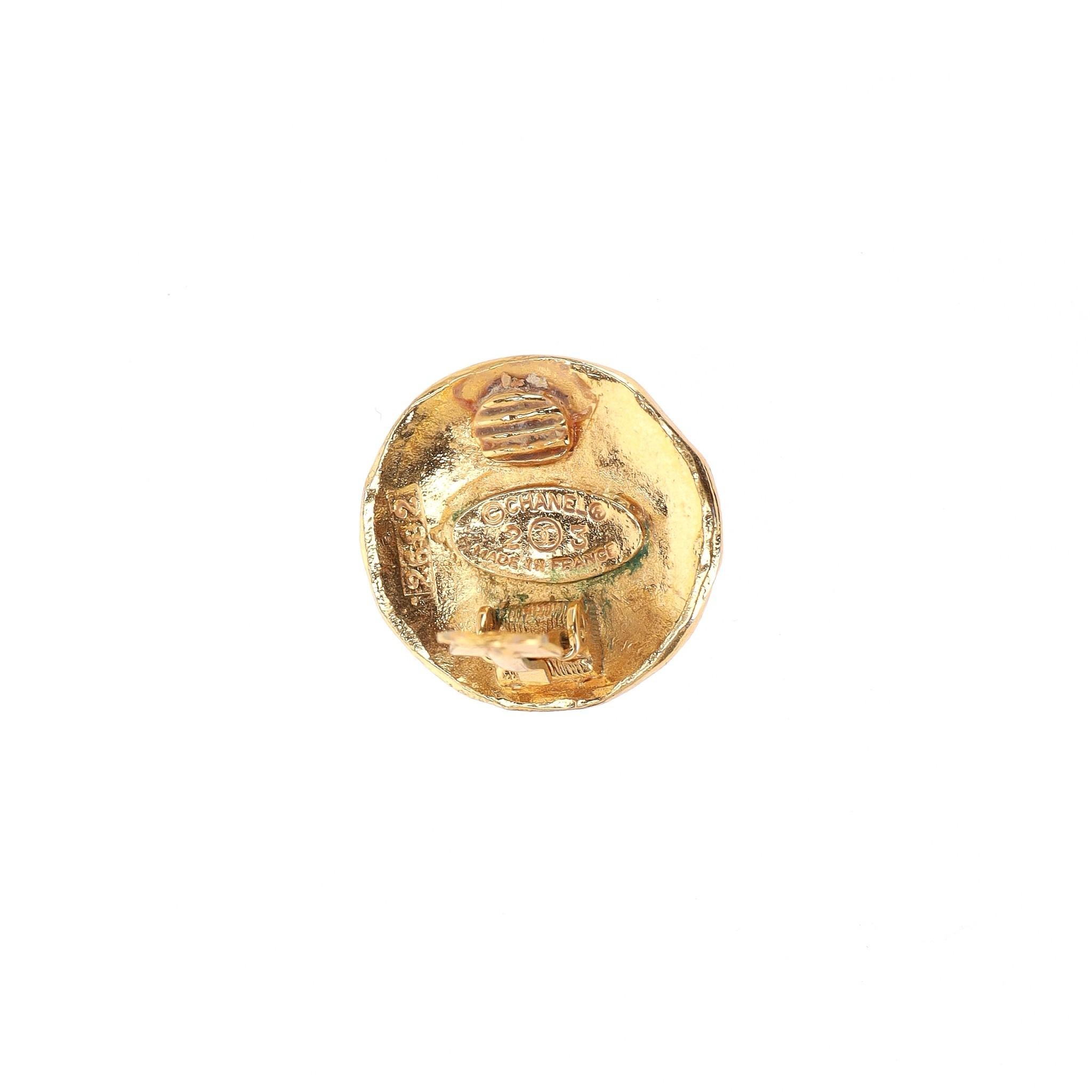 Orecchini a clip con leone placcati oro 24k di Chanel anni '80 in vendita 2