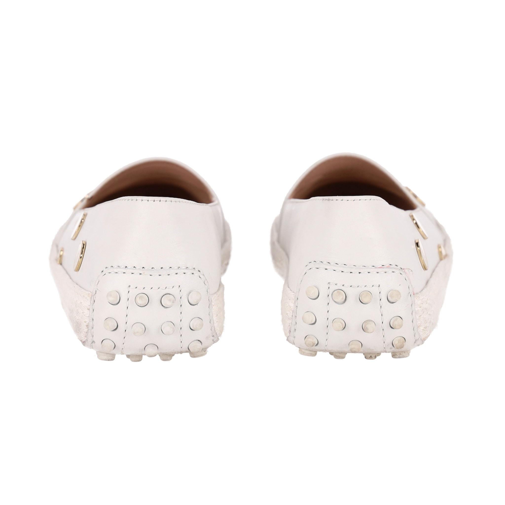 Tod's - Gommino - Mocassins en cuir avec clous à pois Pour femmes en vente