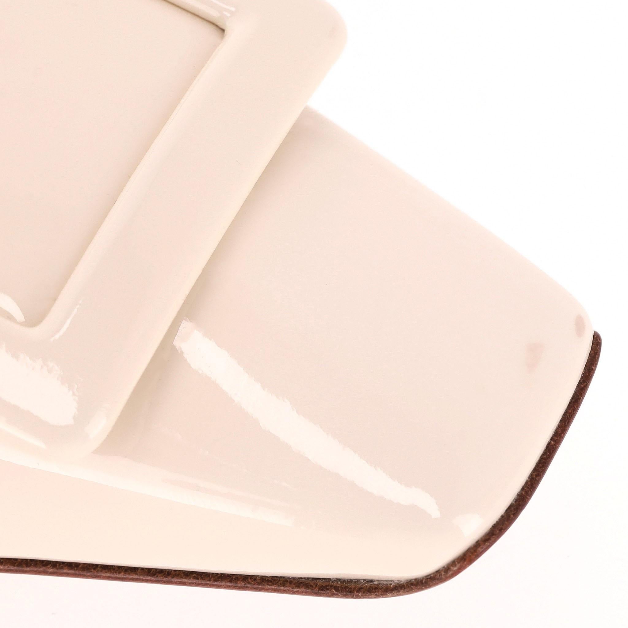 Roger Vivier Belle Vivier Bombas de charol con inserciones de PVC 2