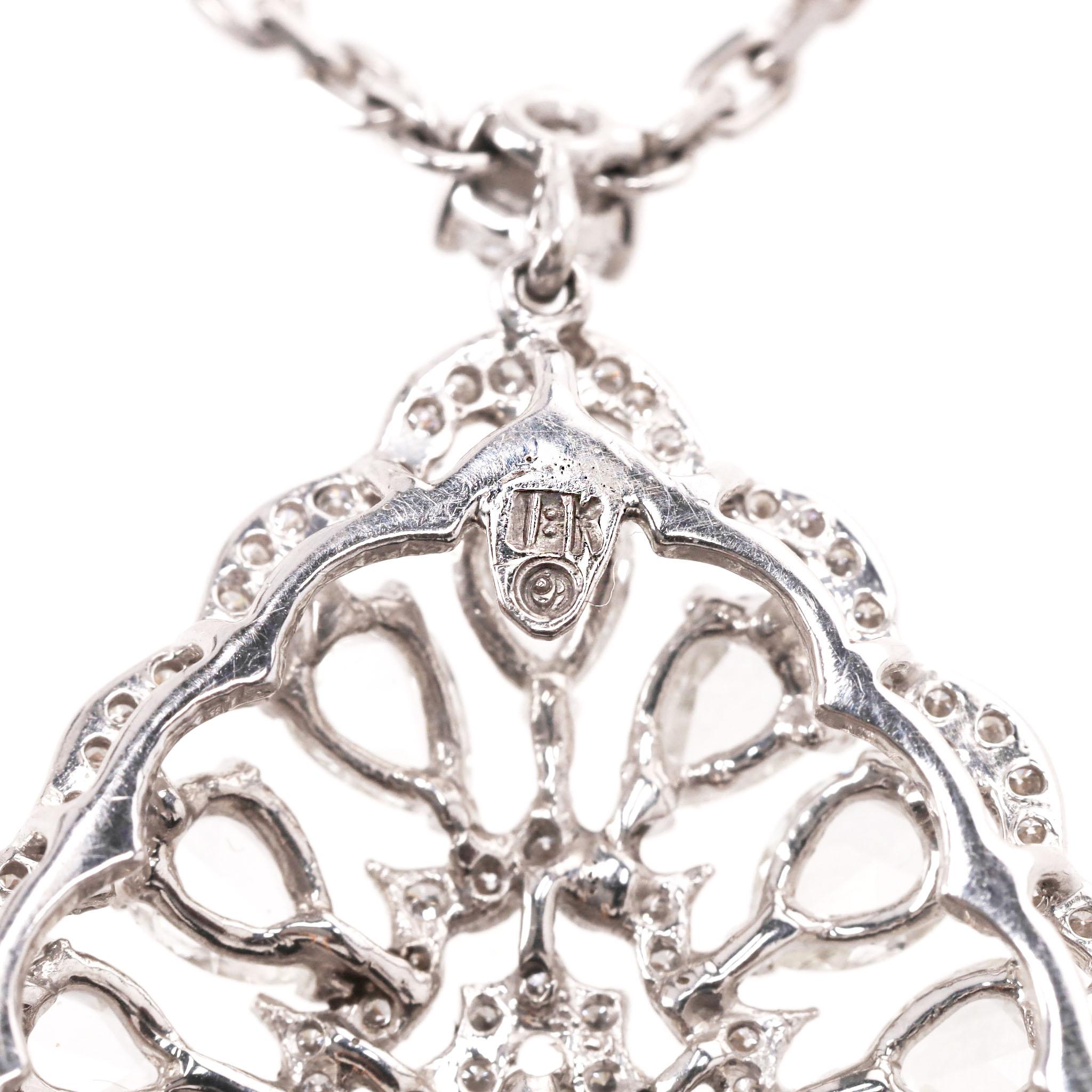 Collana con ciondolo a forma di pera in oro bianco 18k con 9cts di diamanti in vendita 4