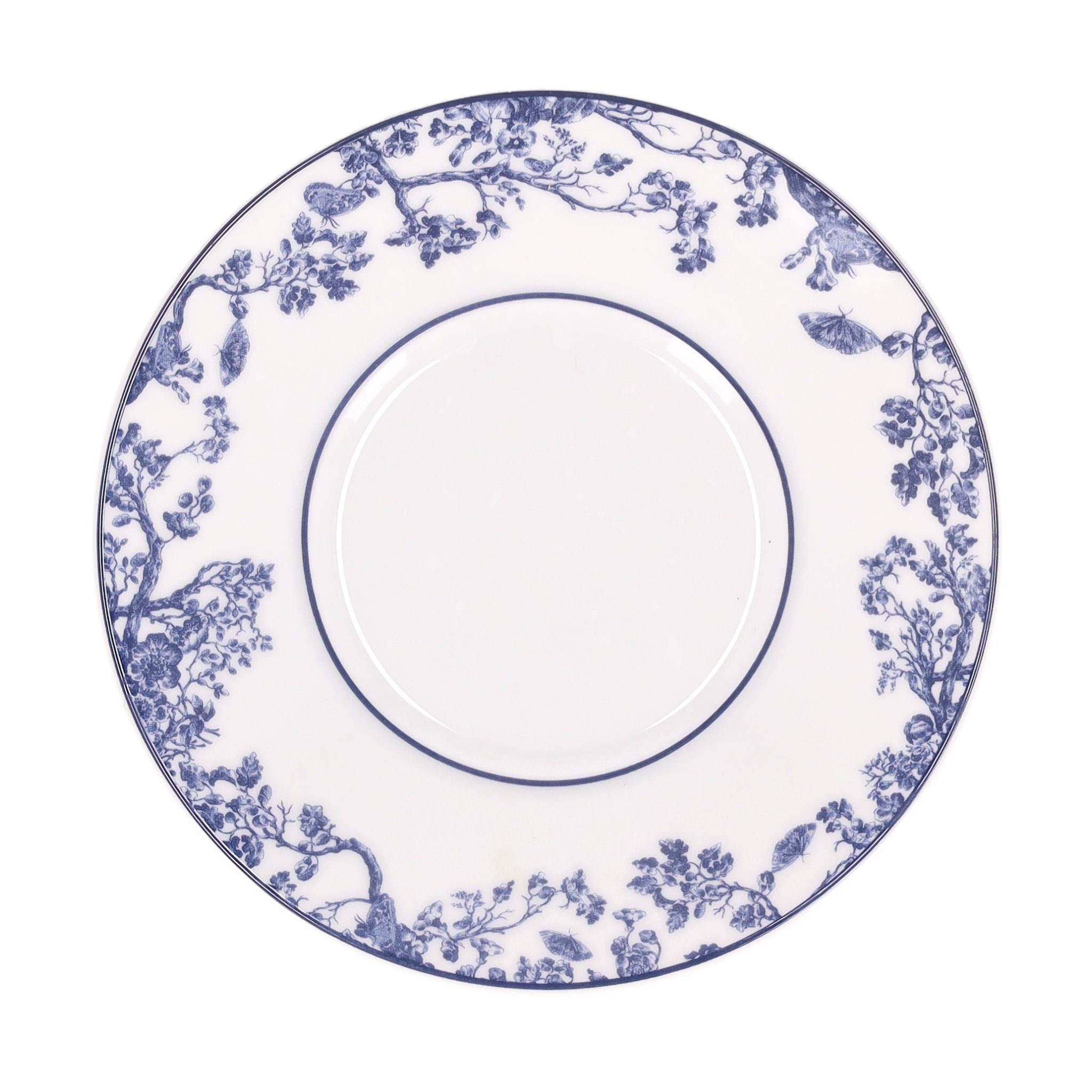 Objet de collection - Dior Toile de Jouy Limoges Porcelaine Teacup Saucer

Tasse à thé blanche fabriquée en France en porcelaine de Limoges avec bordure de filets de Toile de Jouy peints à la main en bleu.

Veuillez noter que ces articles en