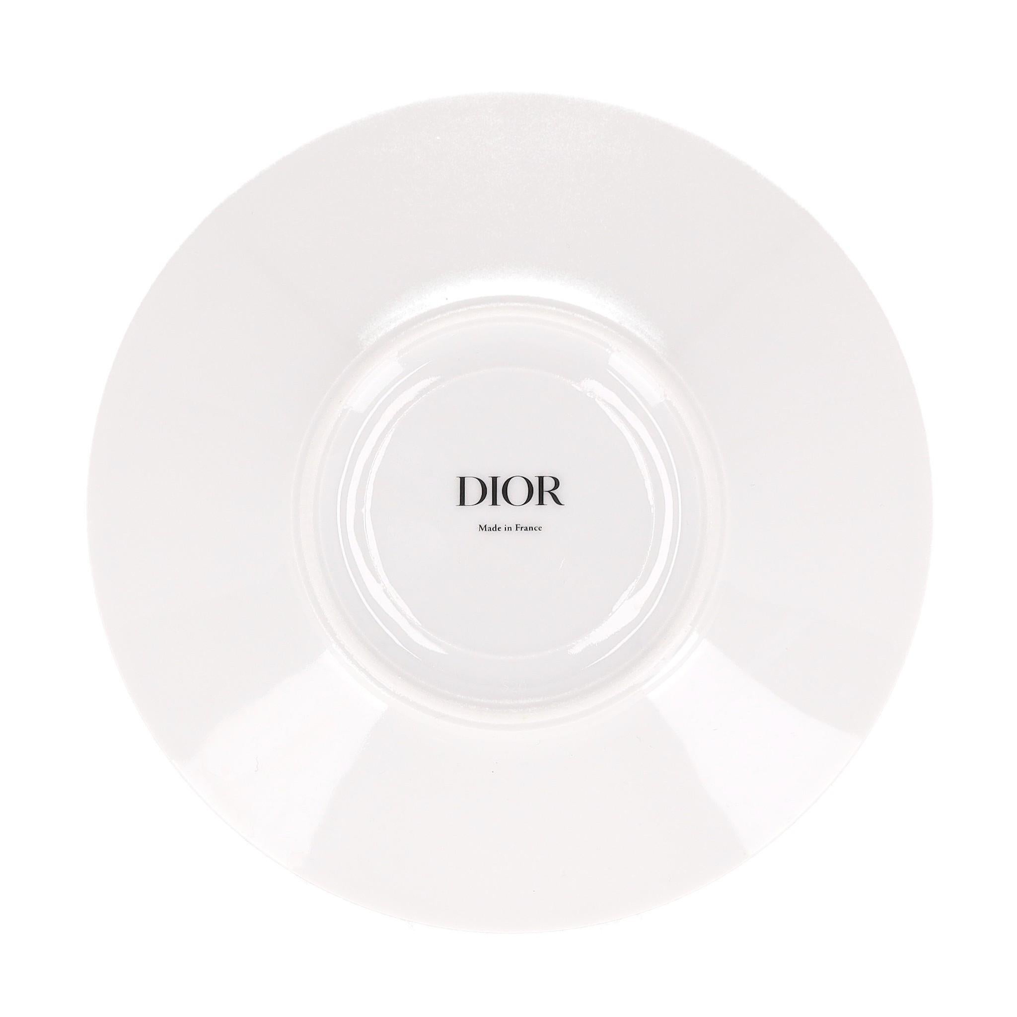 Dior Toile de Jouy Limoges Tasse à thé soucoupe en porcelaine Excellent état - En vente à London, GB