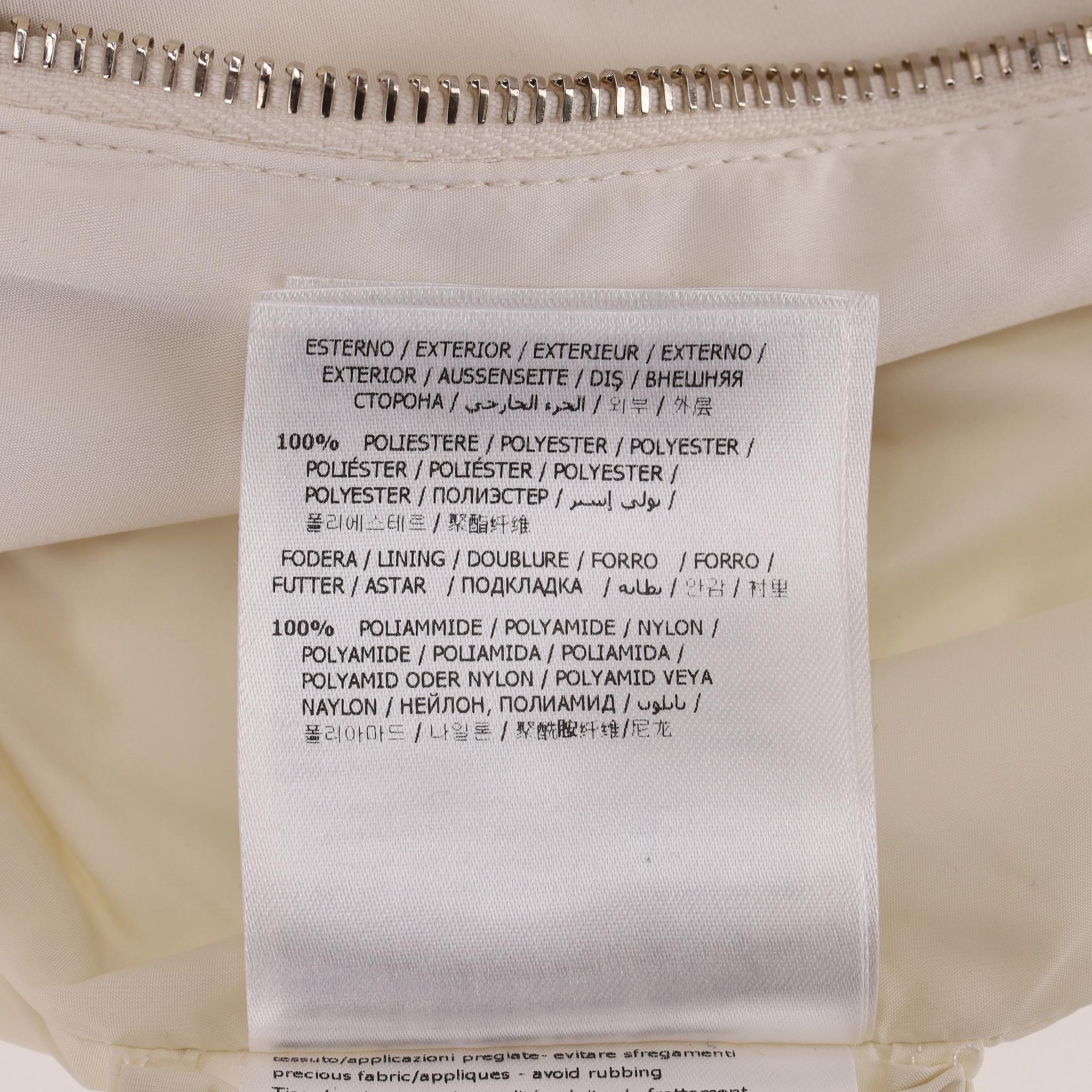 Giacca Moncler con ricamo floreale in vendita 4