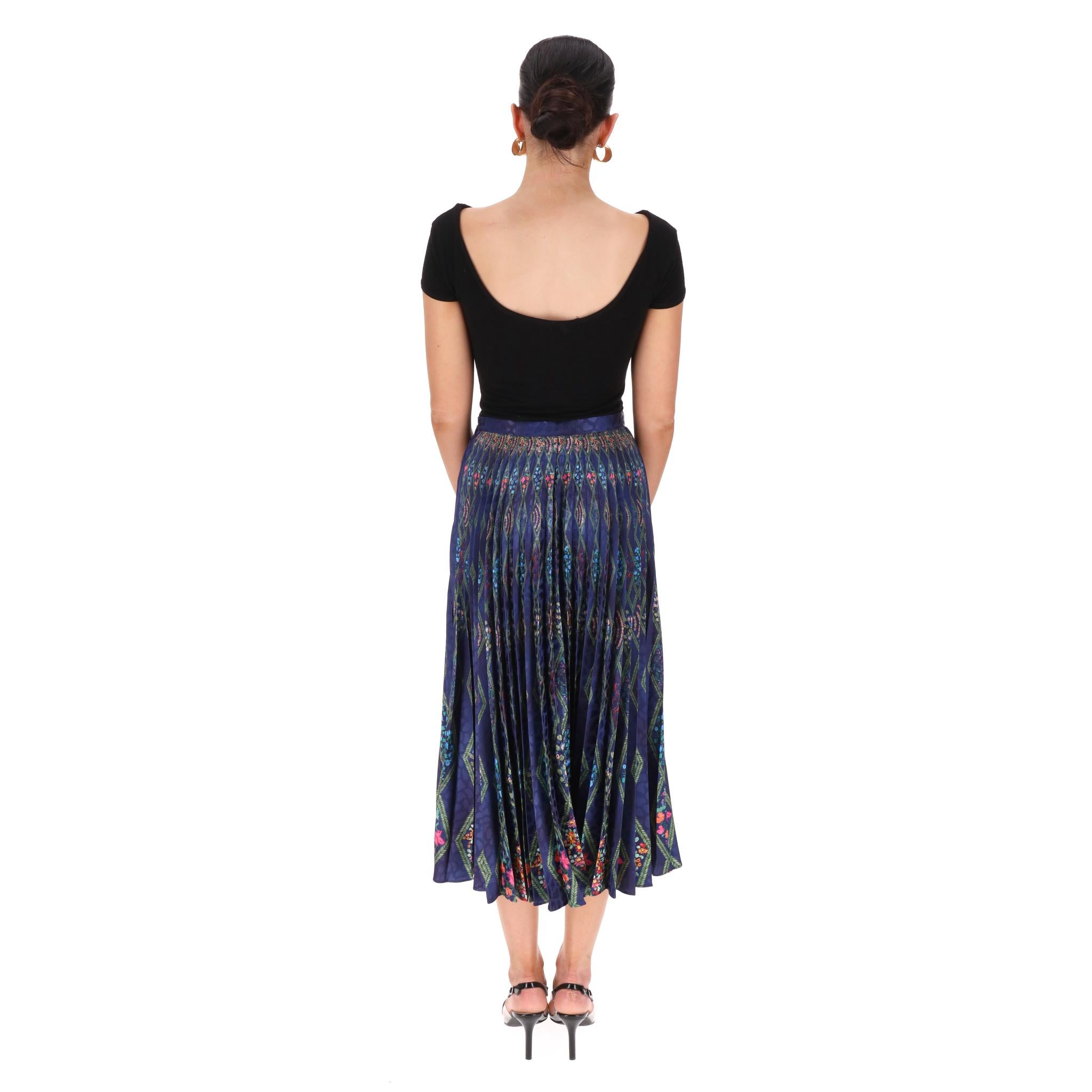 Saloni - Robe midi imprimée en satin plissé Excellent état - En vente à London, GB