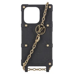 Louis Vuitton Monogram Truck Gummi iPhone 14 Pro Fall auf einer Kette