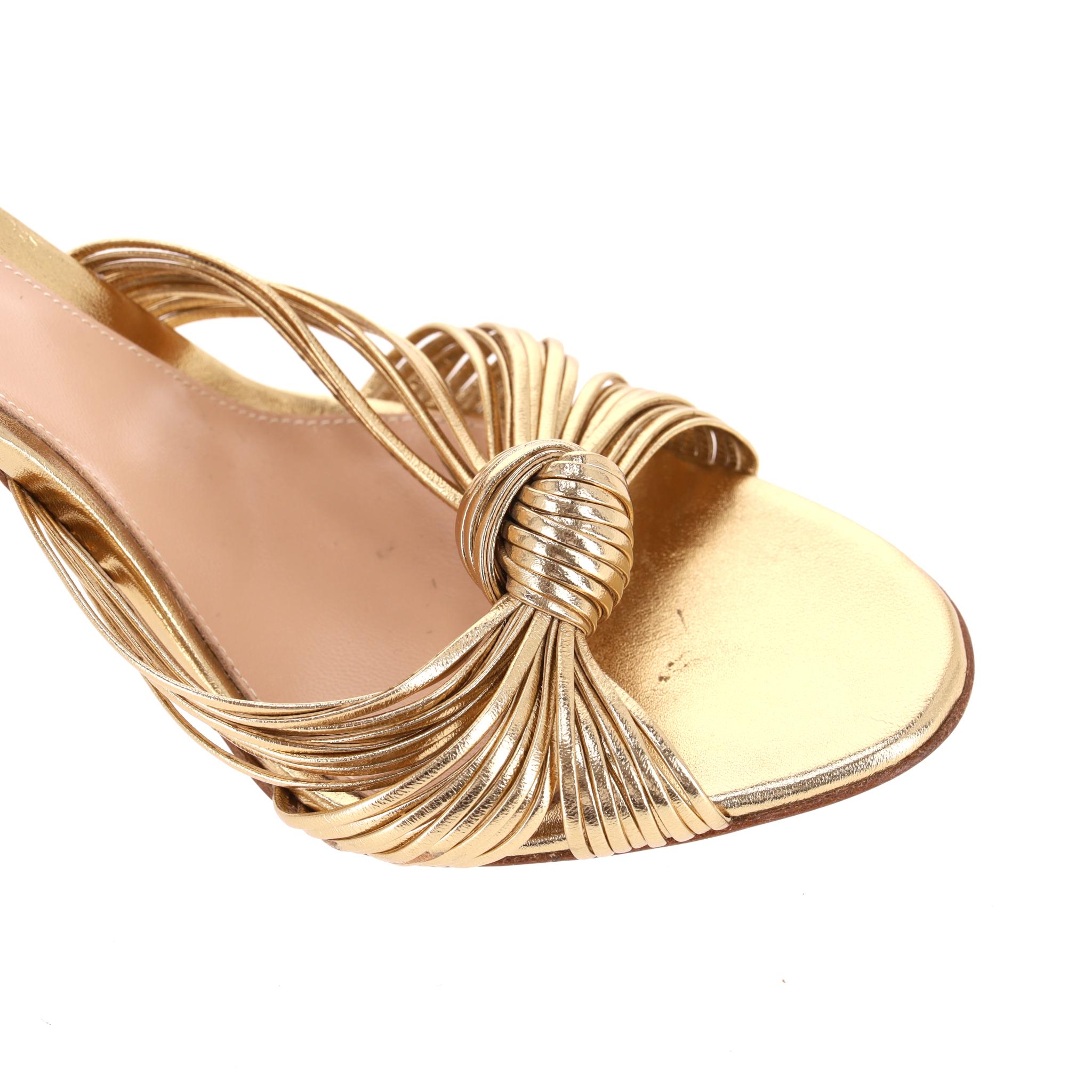 Gianvito Rossi Sandalias de tiras de piel con nudo metálico en venta 1