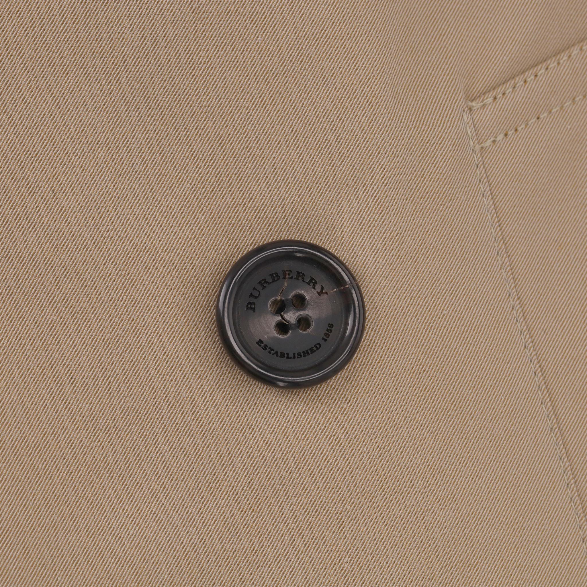 Trench Kensington di media lunghezza di Burberry in vendita 3
