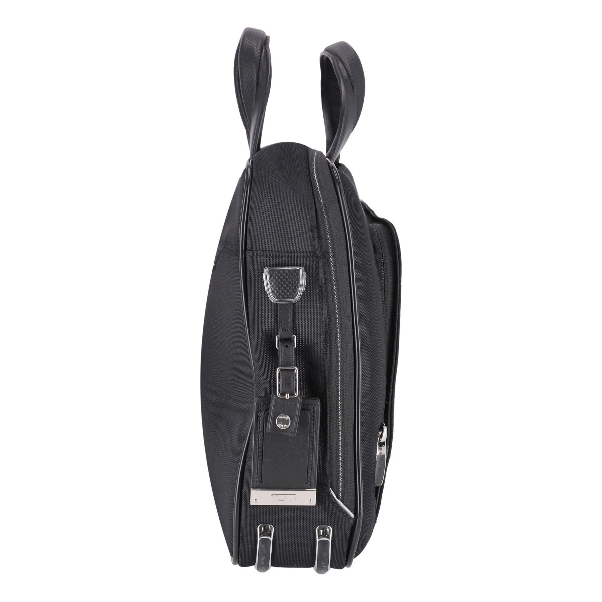 Tumi Arrivé Sadler Porte-documents/sacoche avec garniture en cuir Unisexe en vente