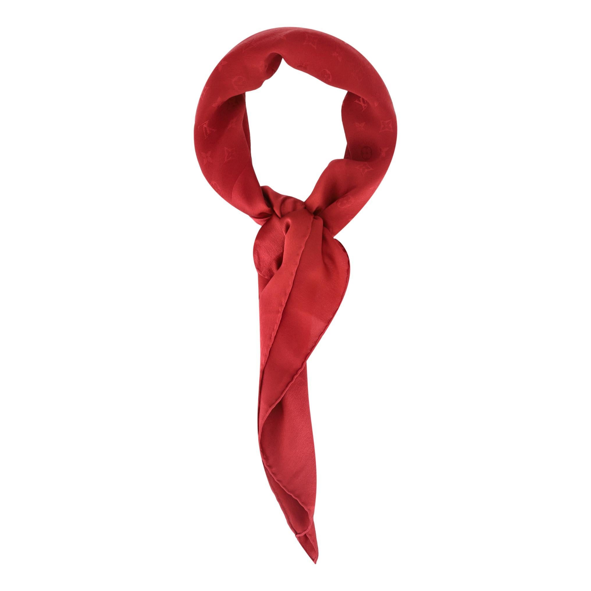 Rouge Foulard en soie Monogram Monaco de Louis Vuitton en vente