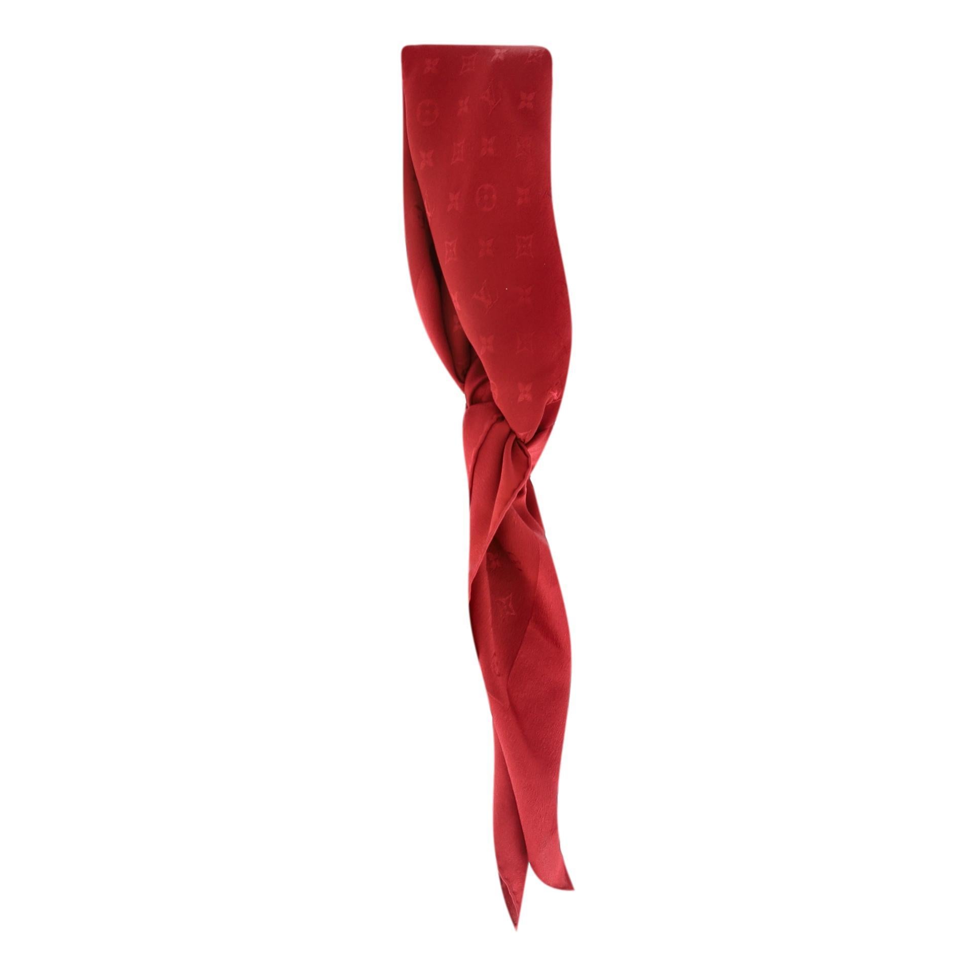 Foulard en soie Monogram Monaco de Louis Vuitton Excellent état - En vente à London, GB