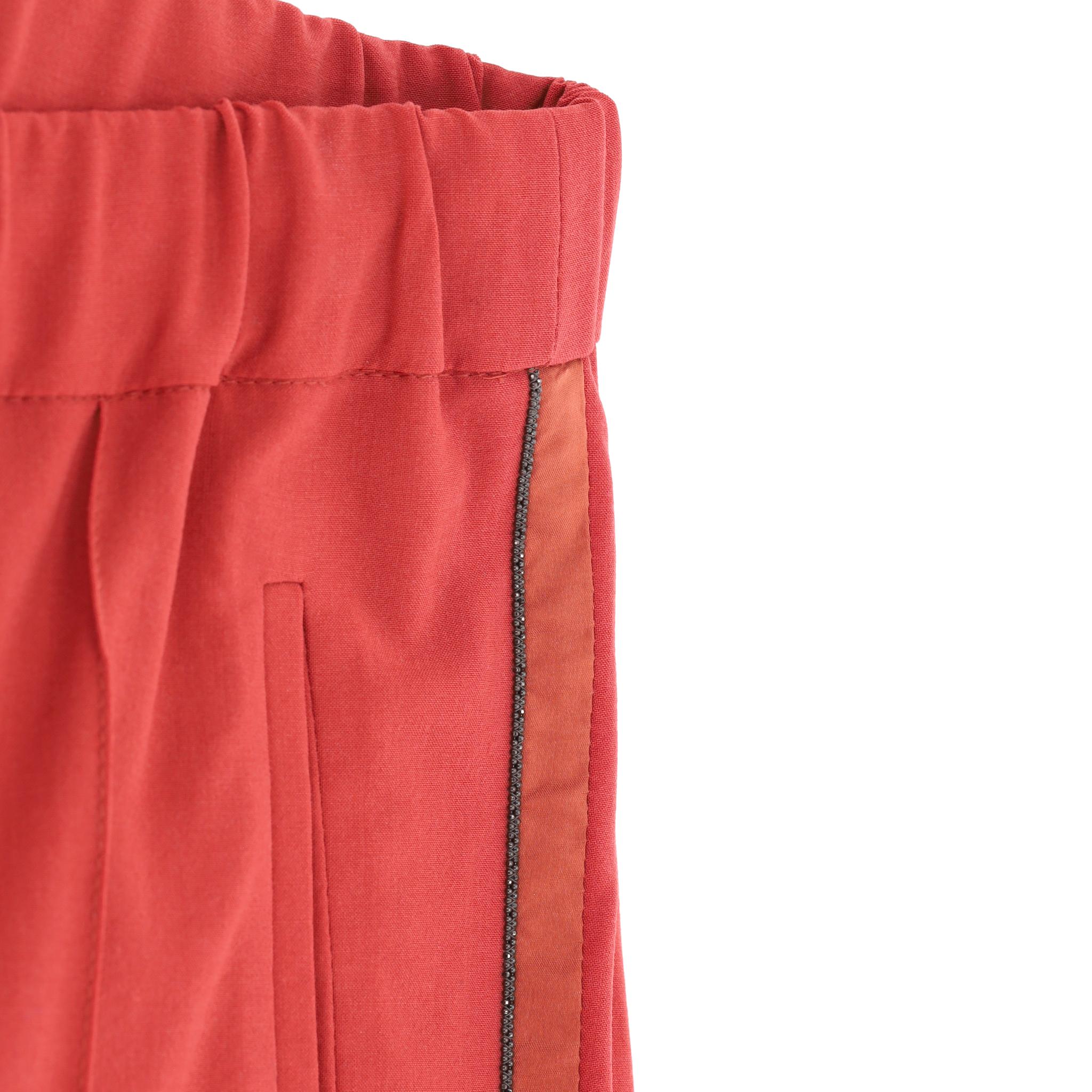 Donna Pantaloni/joggers in lana vergine di Brunello Cucinelli a righe laterali in vendita