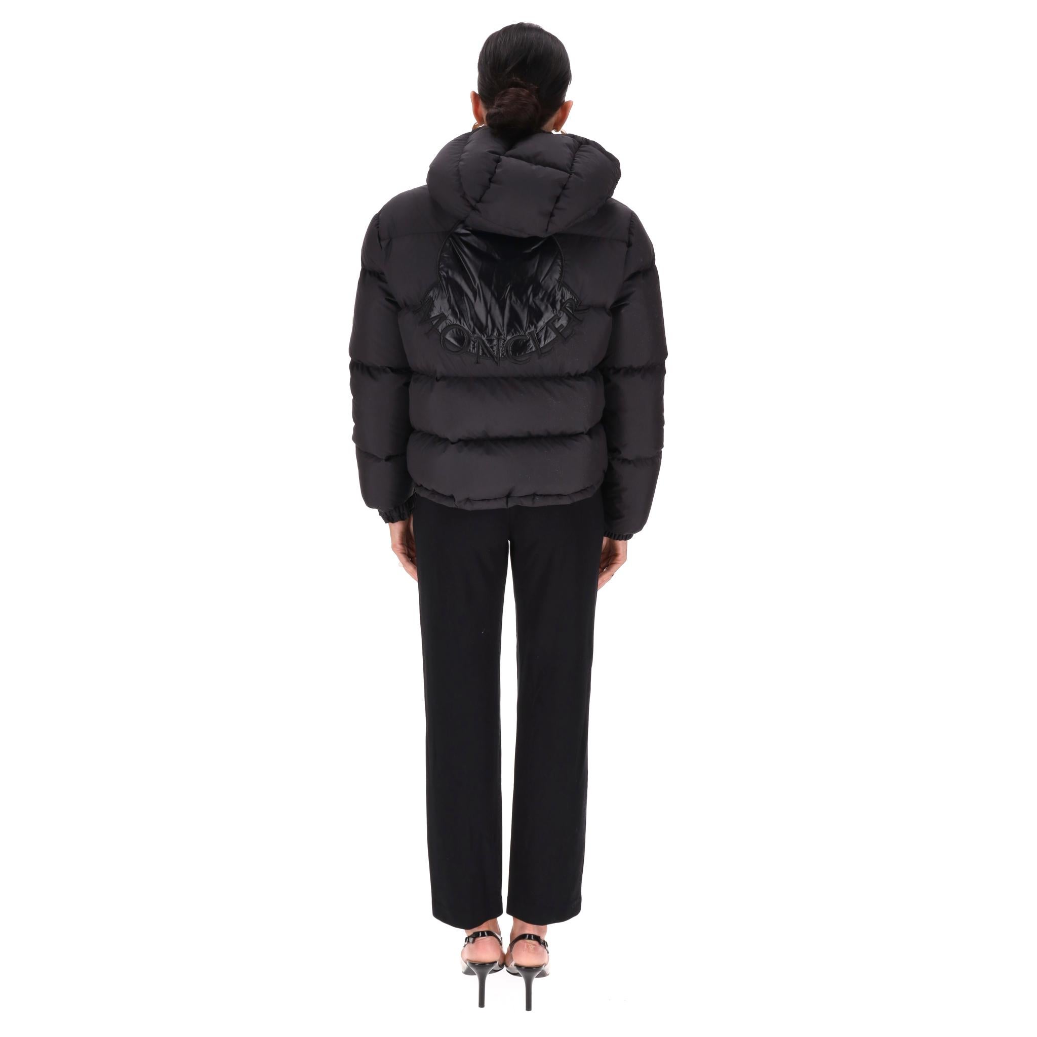 Moncler Ebre - Giacca con cappuccio in piuma d'oca In condizioni buone in vendita a London, GB