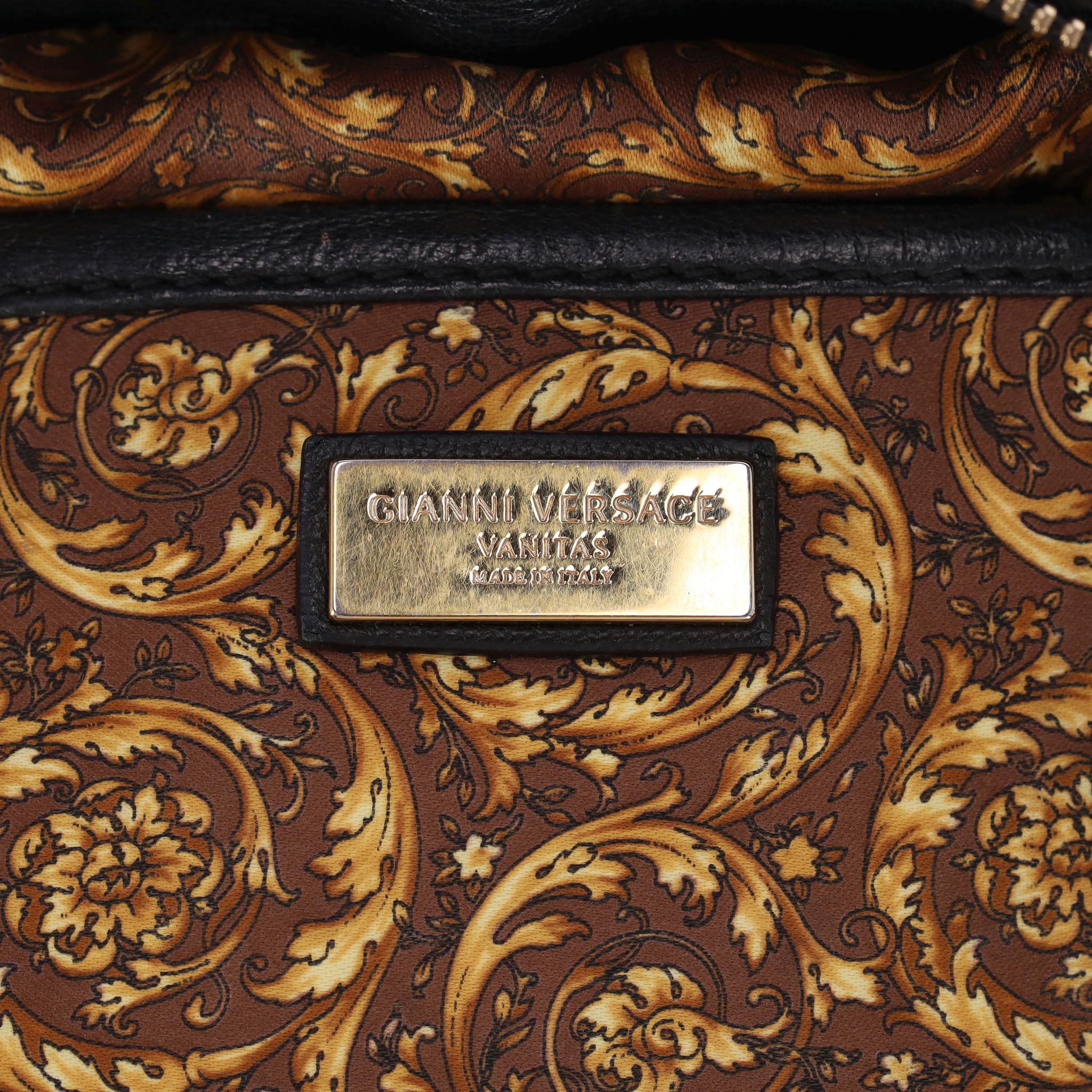 Borsa Demetra di Versace in pelle nappa Barocco trapuntata e borchiata in vendita 5