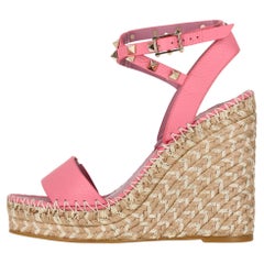 Valentino Garavani Rockstud Espadrille-Sandalen mit Keilabsatz
