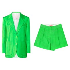 Conjunto de chaqueta entallada y pantalones cortos plisados de Sandro