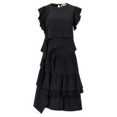 Nr. 21 – Asymmetrisches, plissiertes Rüschenkleid aus Seidenmischung