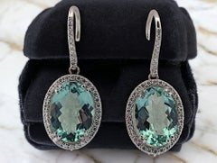 Aurora  Aquamarin-Ohrringe aus Weißgold, 14K Tropfenohrringe mit Diamant-Halo