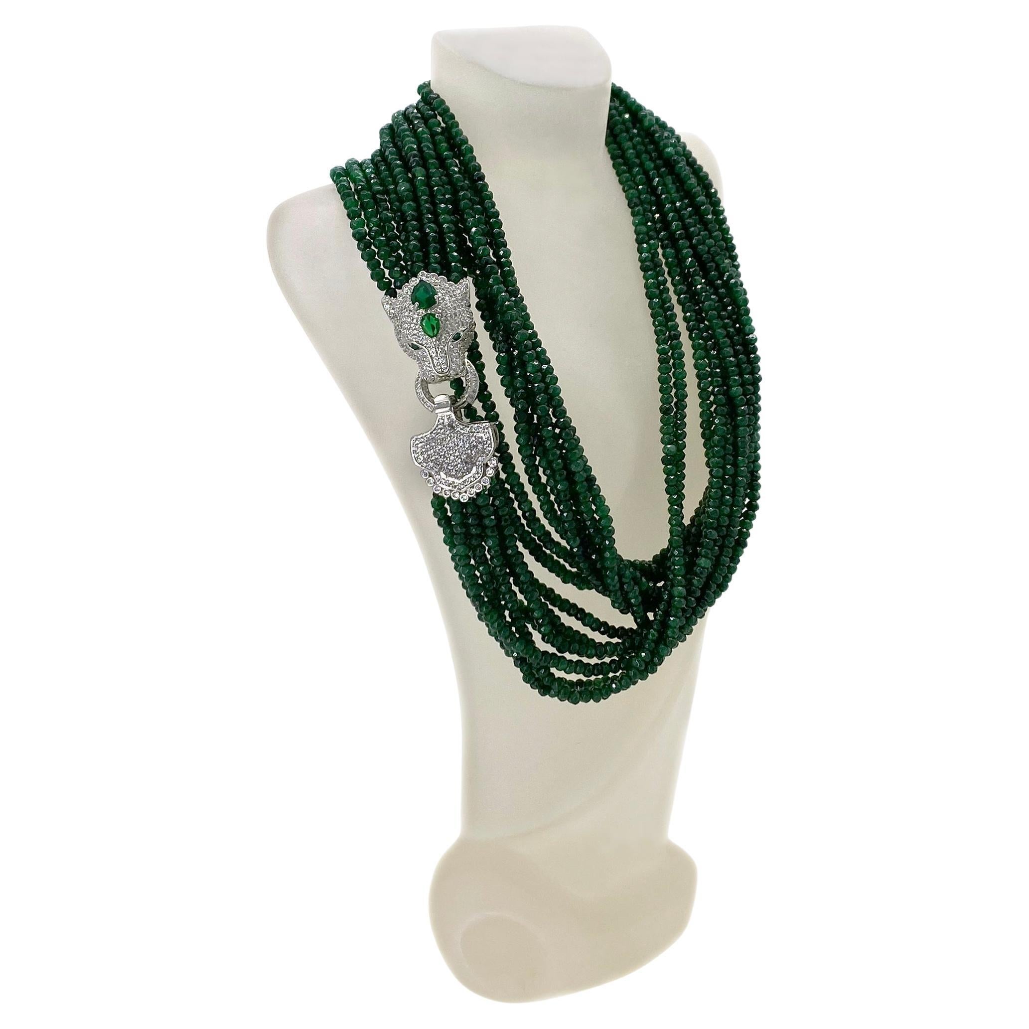 Collar de varias vueltas de jade con cierre de cabeza de leopardo de plata