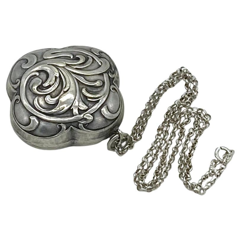 Antico Scatola Chatelaine in argento dorato Art Nouveau in vendita 4