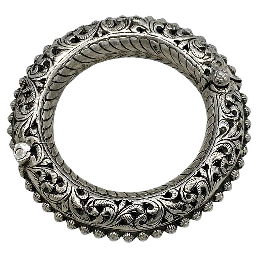 Bracciale in argento Sterling in stile etnico realizzato a mano in vendita