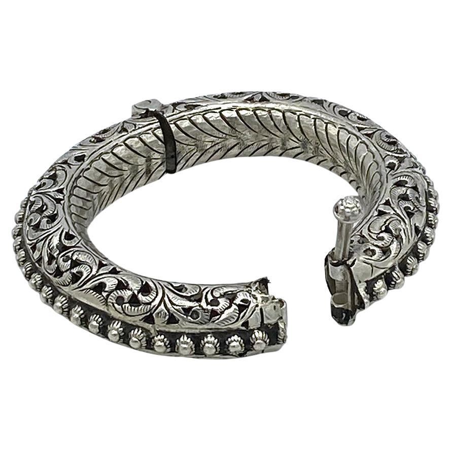 Bracciale in argento Sterling in stile etnico realizzato a mano in vendita 2