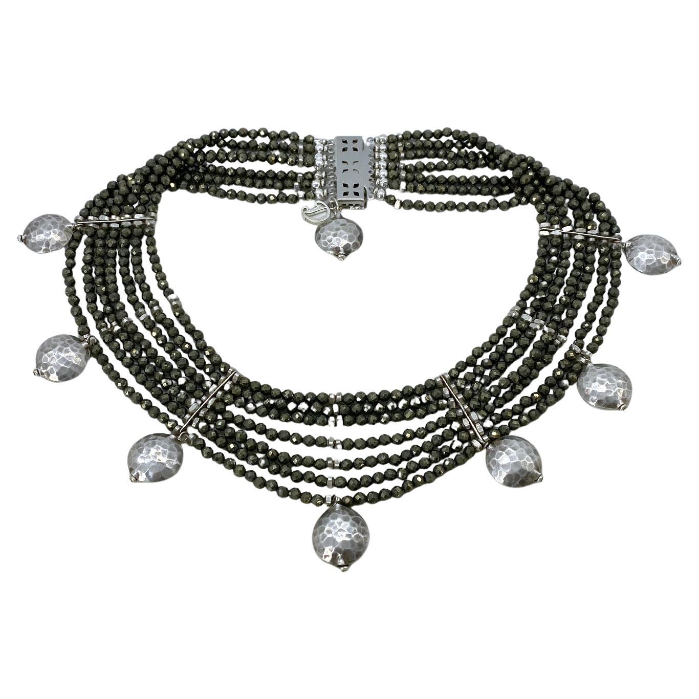 Collar de siete vueltas de pirita con colgantes en venta