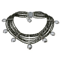 Collar de siete vueltas de pirita con colgantes