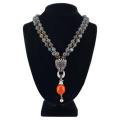Nuova collana a doppio filo con labradorite e ciondolo a forma di drago di Boutique