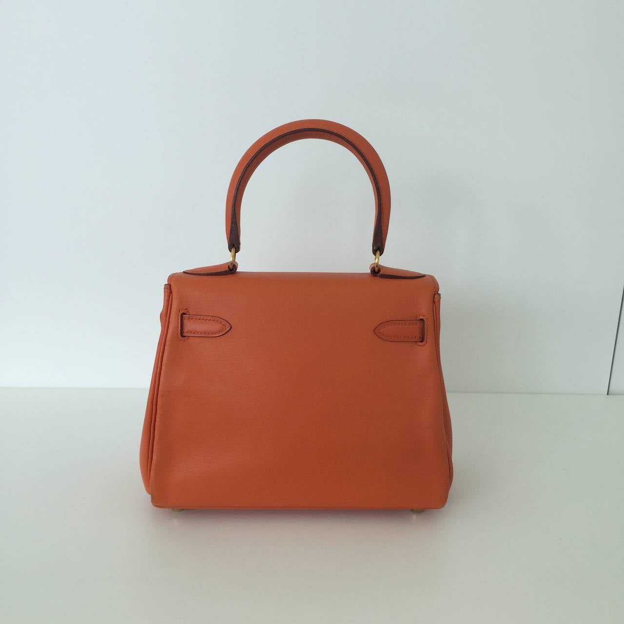 Hermès Kelly 20 Swift Orange
 
Rare Hermès Kelly 20 size handbag 
Swift leather 