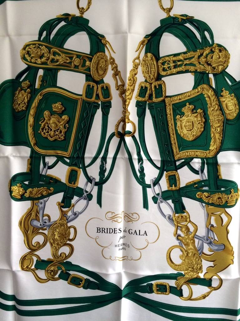 Hermes Scarf Bride de Gala
 
Hermès Paris Made In France
 
New condition
100% silk
 
Green tones
 
90 cms or 36 inches
Square
 
No box
 
All ours items are 100% Authentic and original. No fake or other awful imitations
We are French