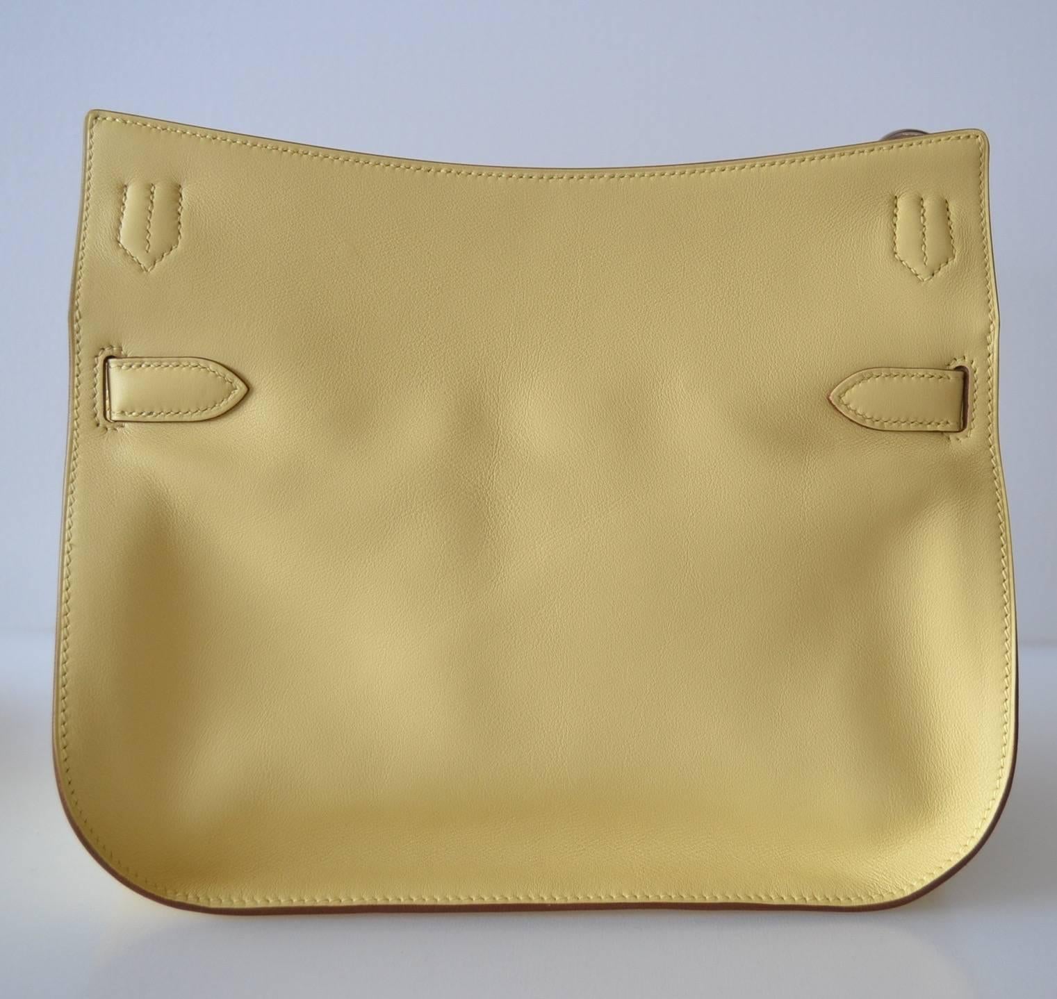Hermes Jypsiere Swift Jaune Poussin
 
Jypsiere is a crossbody model 
Swift leather
Jaune Poussin color  (yellow)
Palladium hardware
 
As new condition – Never used - Plastics removed
 
This Lindy has a Sales number under “Made In France”.