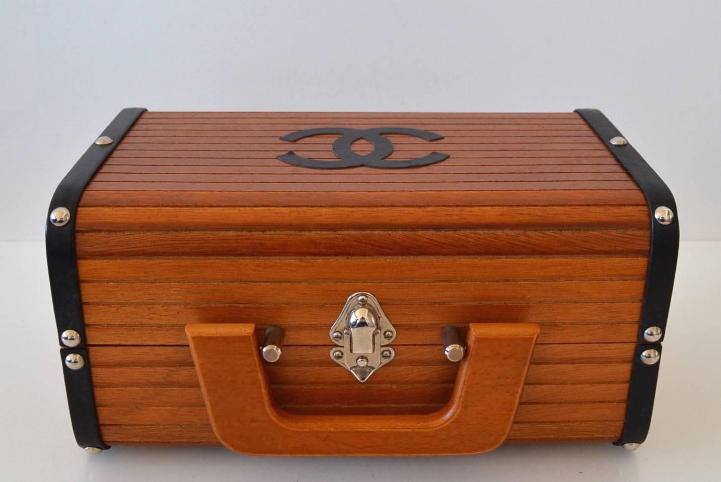 Chanel Mini Trunk Limited Edition 1996 In Excellent Condition For Sale In Paris, FR