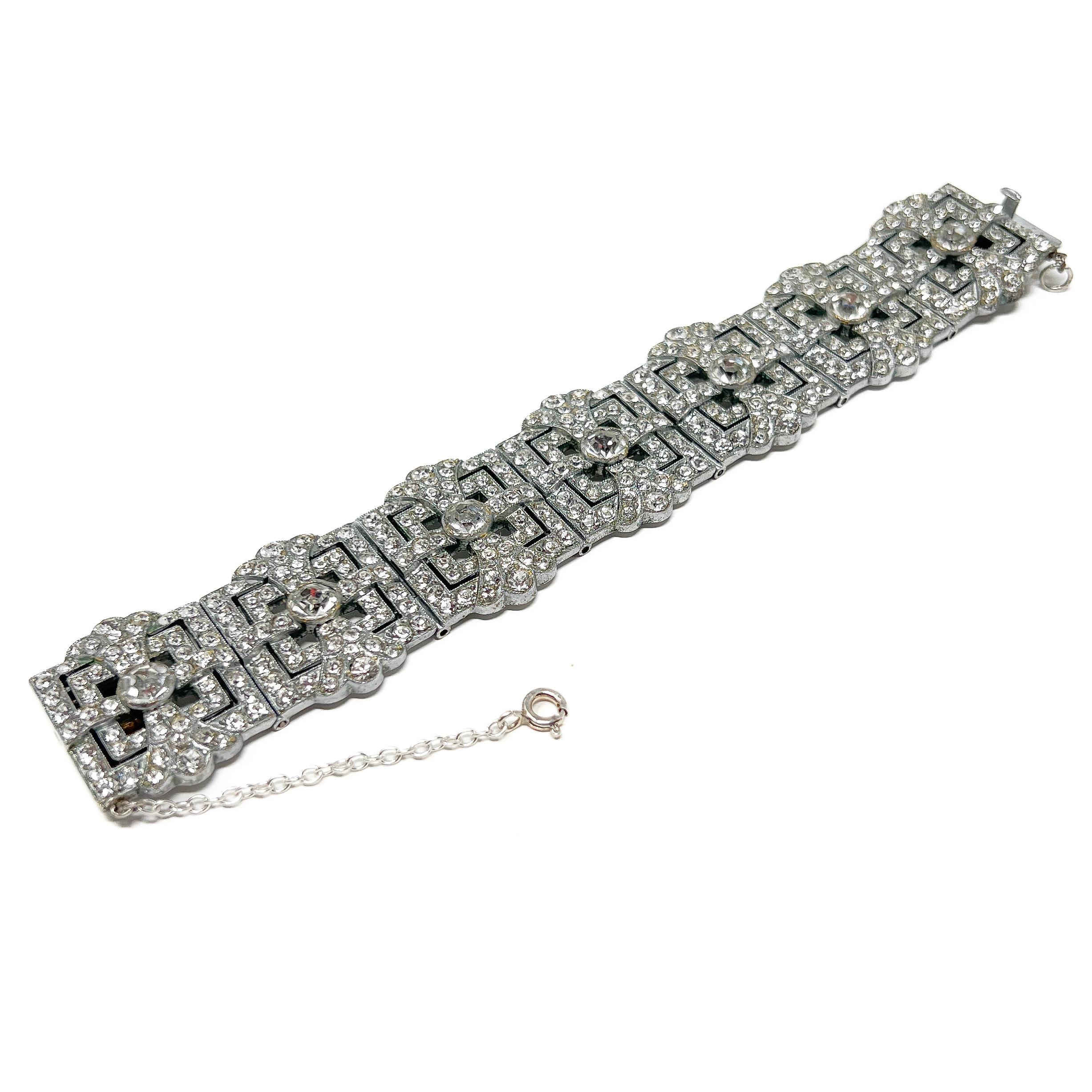 Bracciale in pasta d'epoca Art Déco 1930s Geometric Design in vendita 3