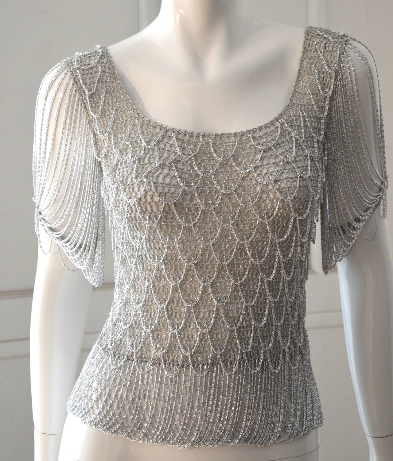 1970s Loris Azzaro Sophisticated Silver Lurex Crochet Top In Excellent Condition For Sale In Paris, IDF