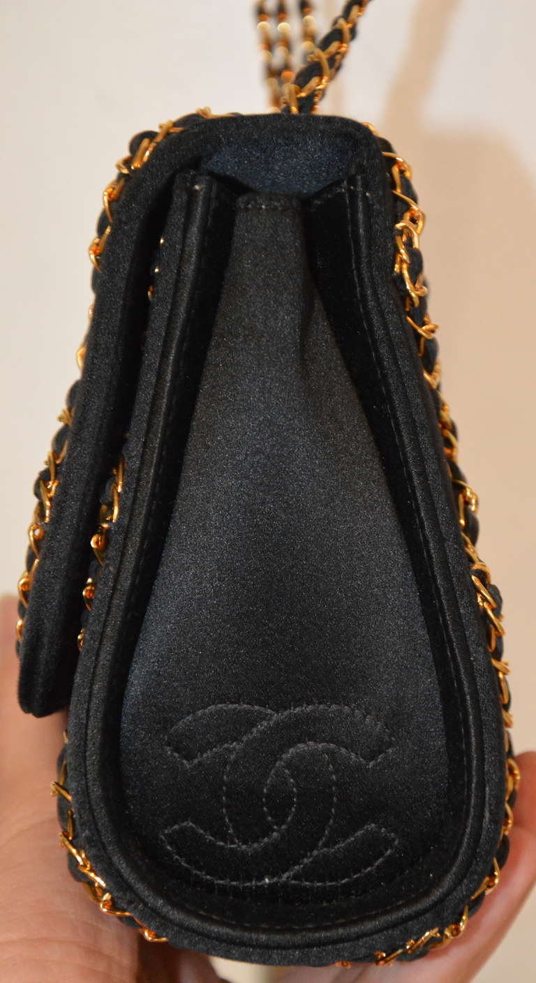 Chanel Charming Black Satin Night Bag In Excellent Condition In Paris, IDF