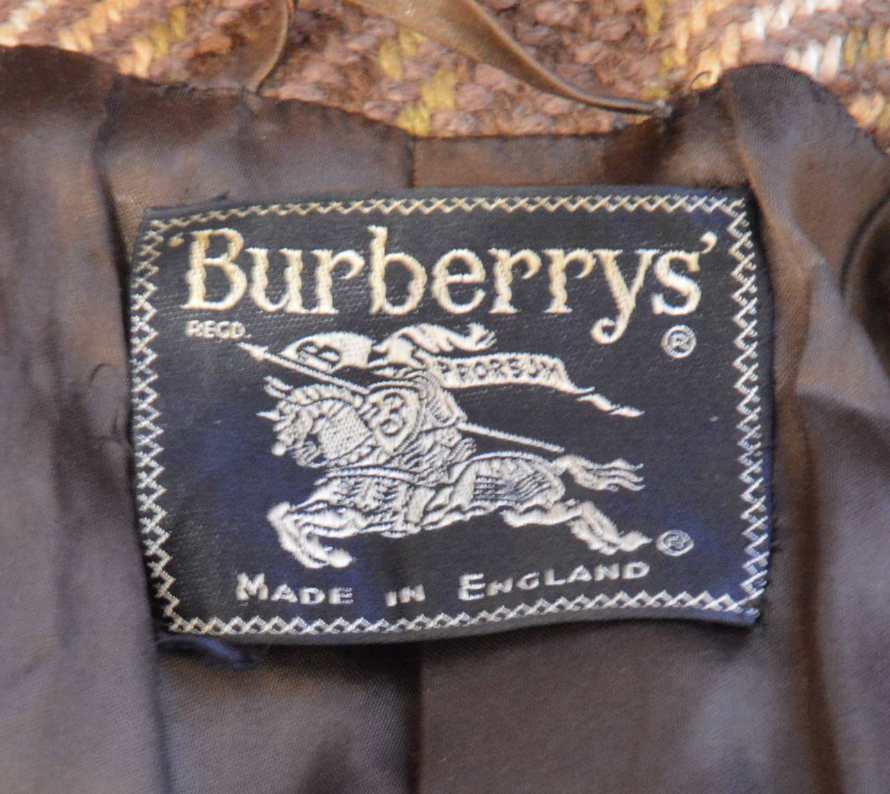 1980s Rare Burberrys Over Coat Nova Check Motif Scottish Wool In Excellent Condition For Sale In Paris, IDF