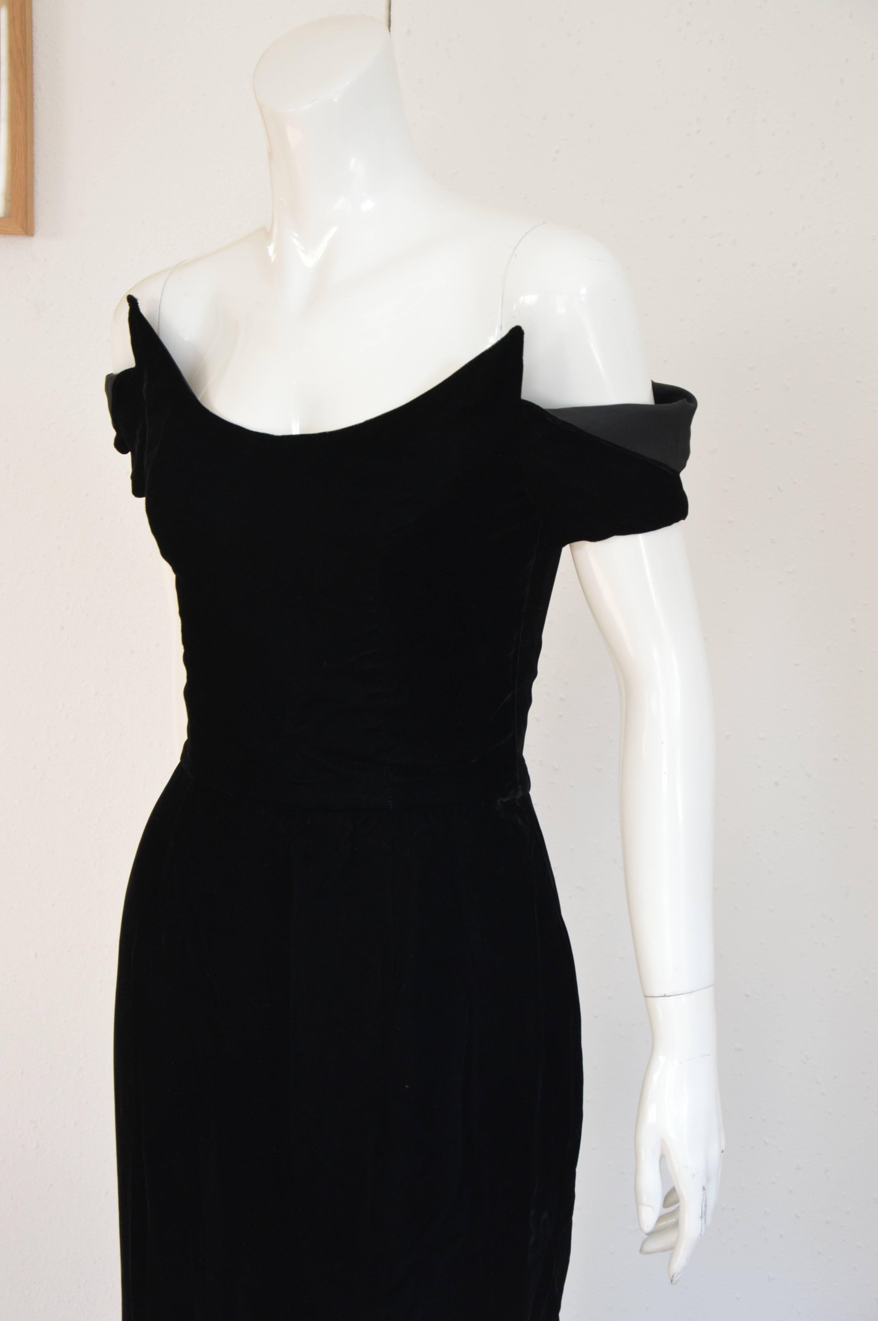 1990s Lanvin by Claude Montana Superb Deep Black Silk Velvet Gown In Excellent Condition In Paris, IDF