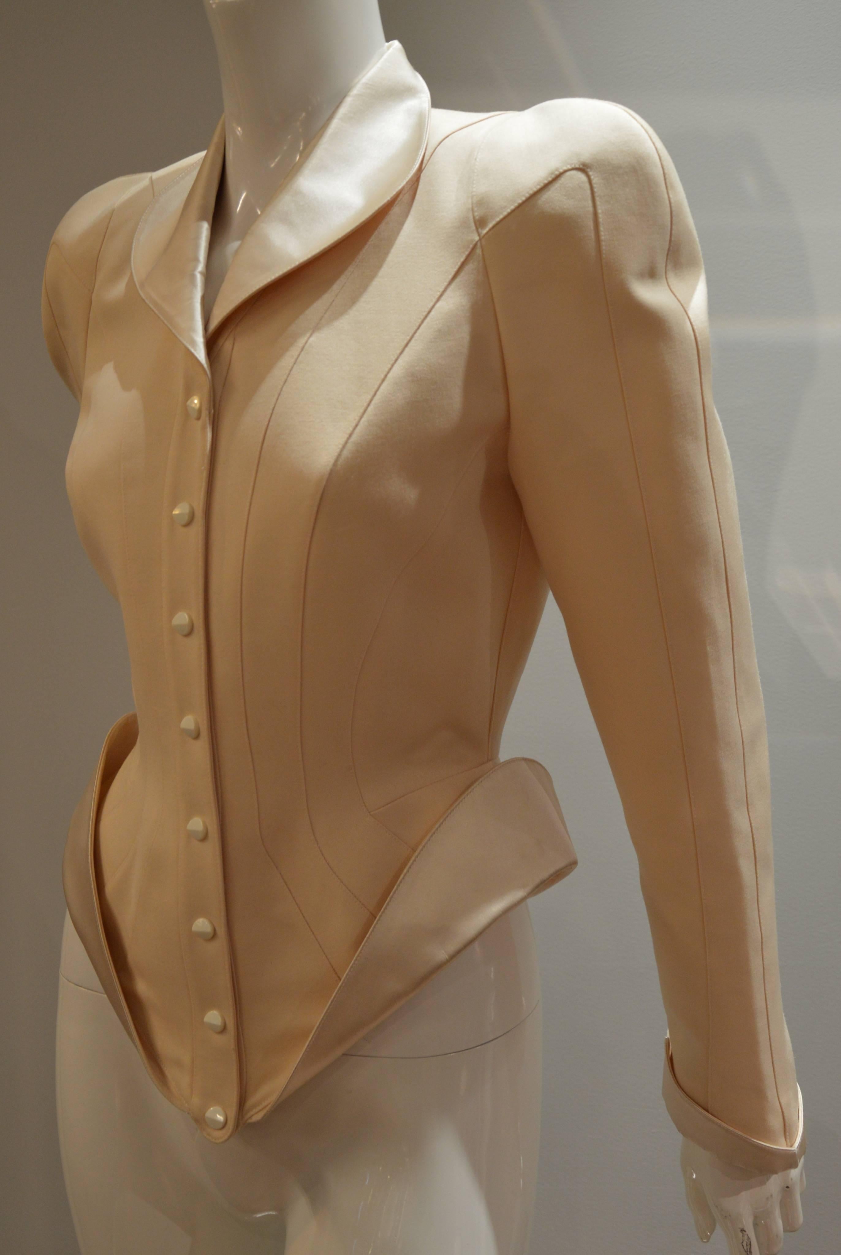 Rare Sophisticated Early 1990s Thierry Mugler TwoPieces Tuxedo Skirt Suit In Excellent Condition For Sale In Paris, IDF