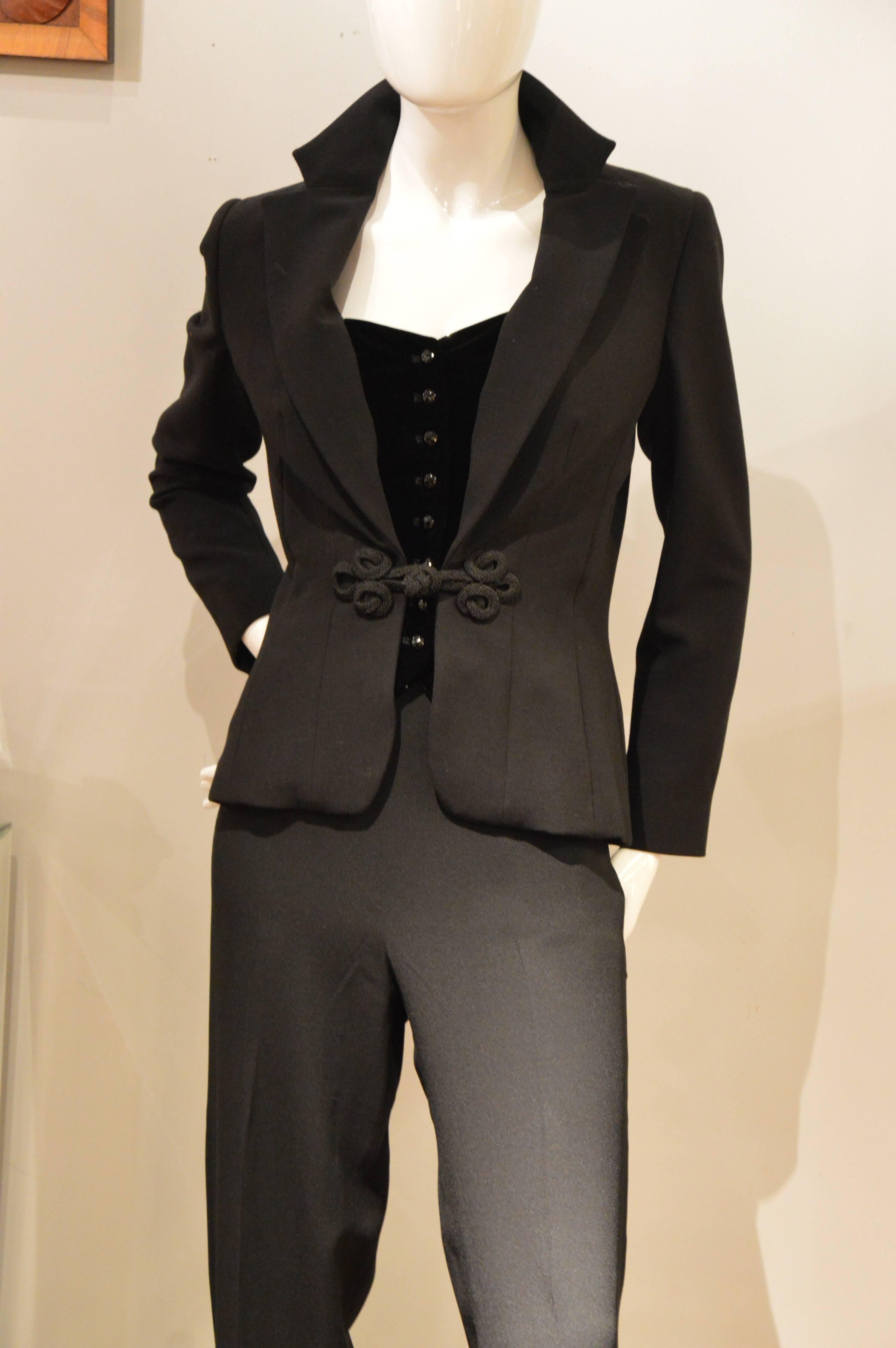 Elegant 2000 Ralph Lauren Tuxedo  In Excellent Condition For Sale In Paris, IDF
