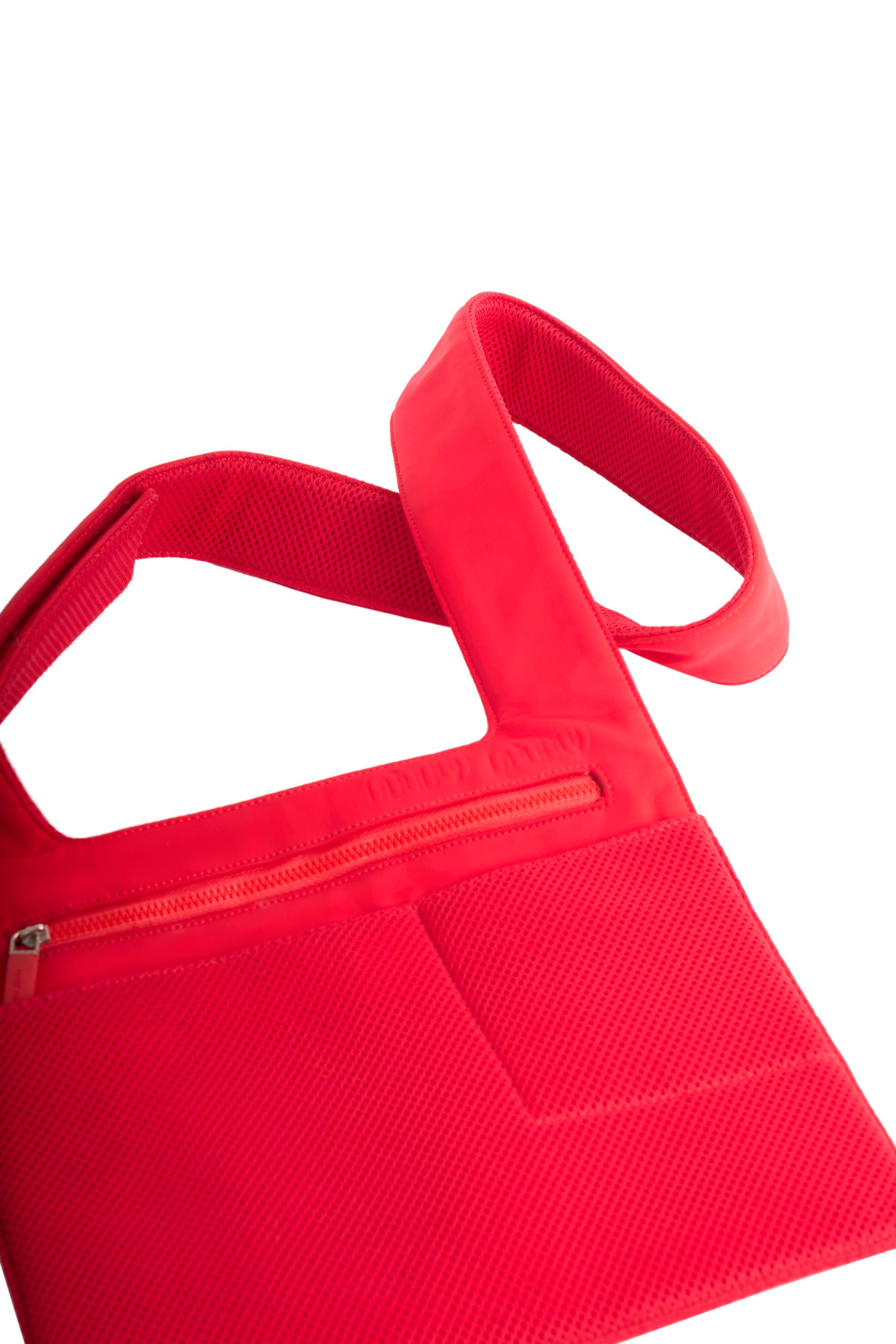 Rouge Vintage Miu Miu F&F Vintage 1999 Sac à bandoulière rouge en vente