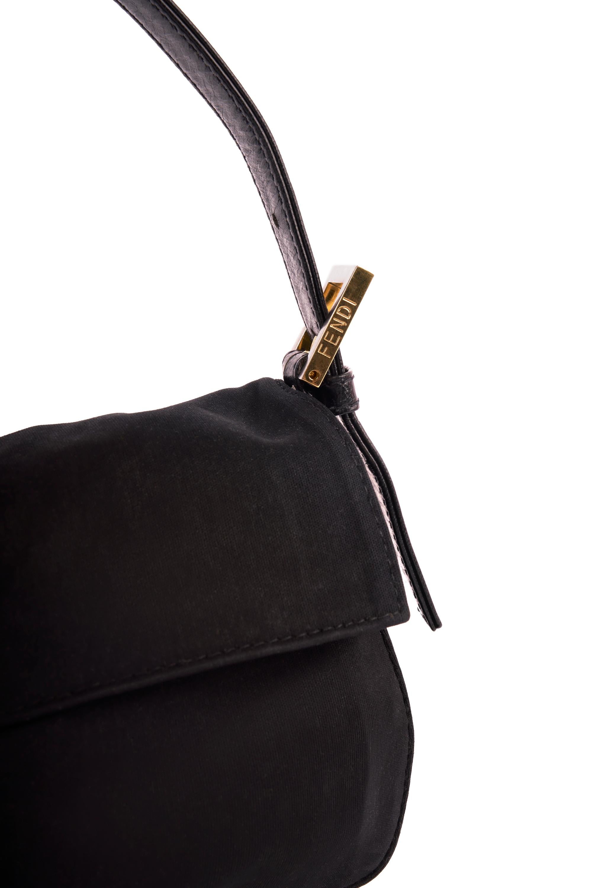 Vintage Fendi 1990's Black Suede Baguette Bag Baggage Unisexe en vente