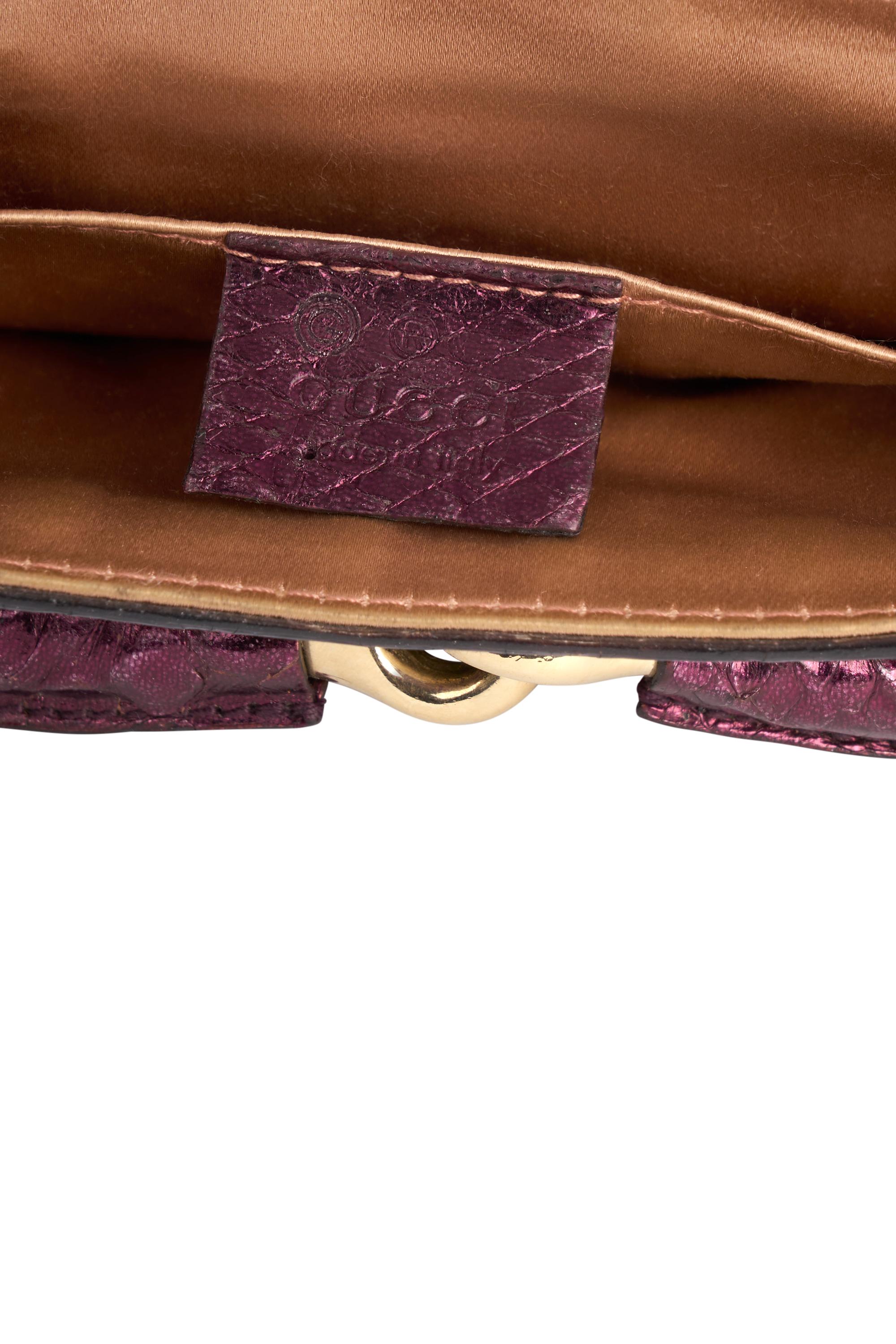 Vintage Gucci 1995 Metallic Purple Python Clutch en vente 2