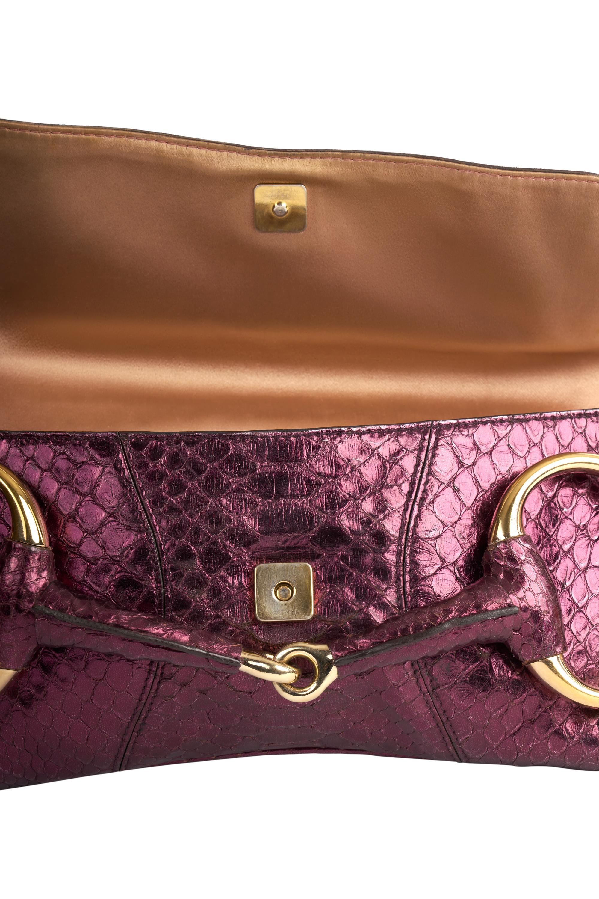 Vintage Gucci 1995 Metallic Purple Python Clutch Unisexe en vente