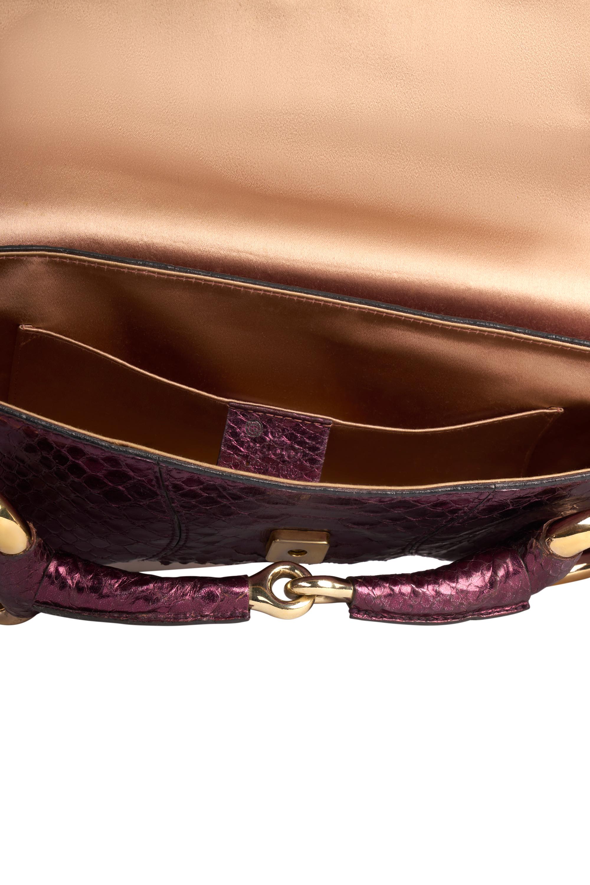 Vintage Gucci 1995 Metallic Purple Python Clutch en vente 1