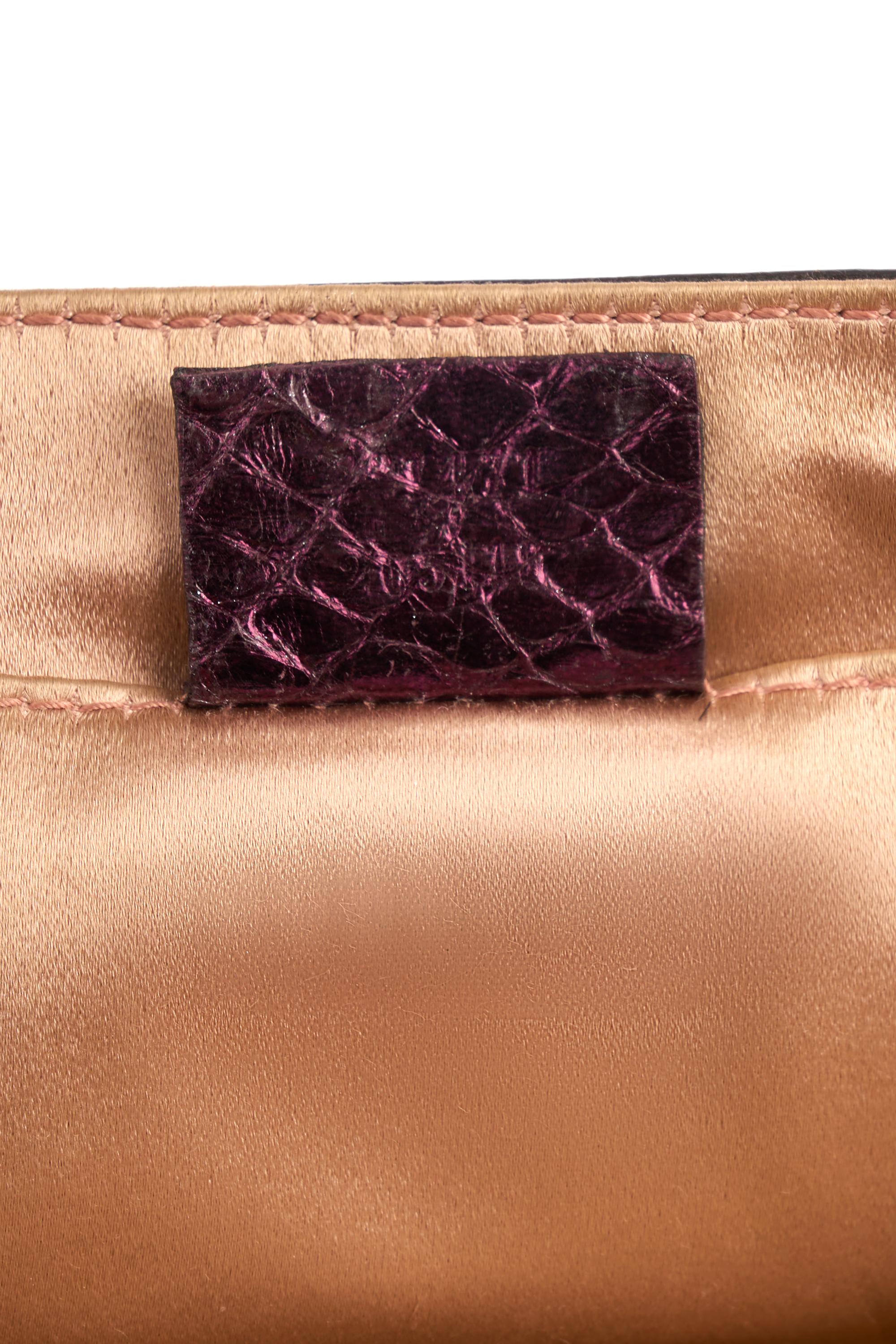 Vintage Gucci 1995 Metallic Purple Python Clutch en vente 3