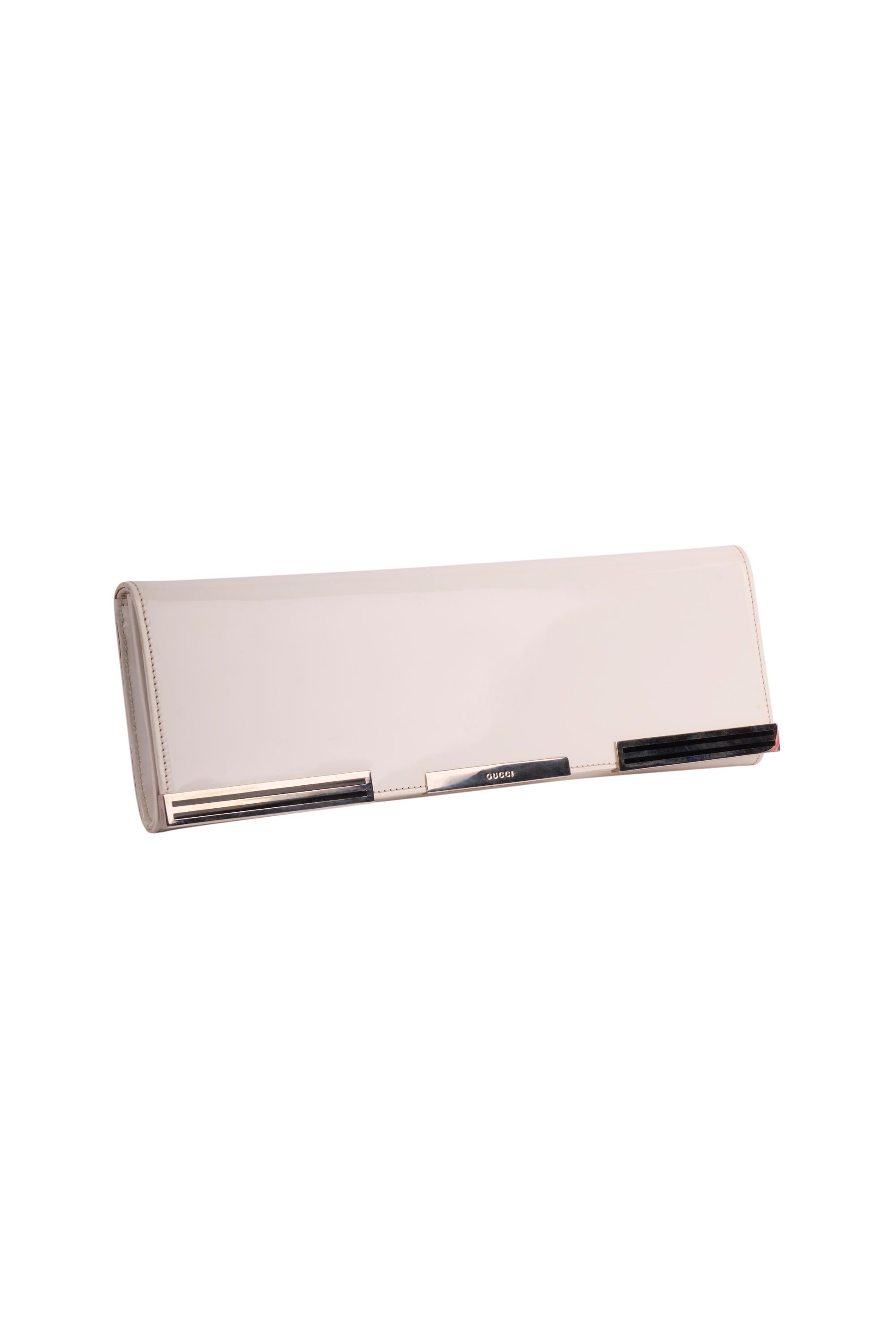 Blanc Vintage Gucci 1980's White Patent Rectangular Clutch en vente