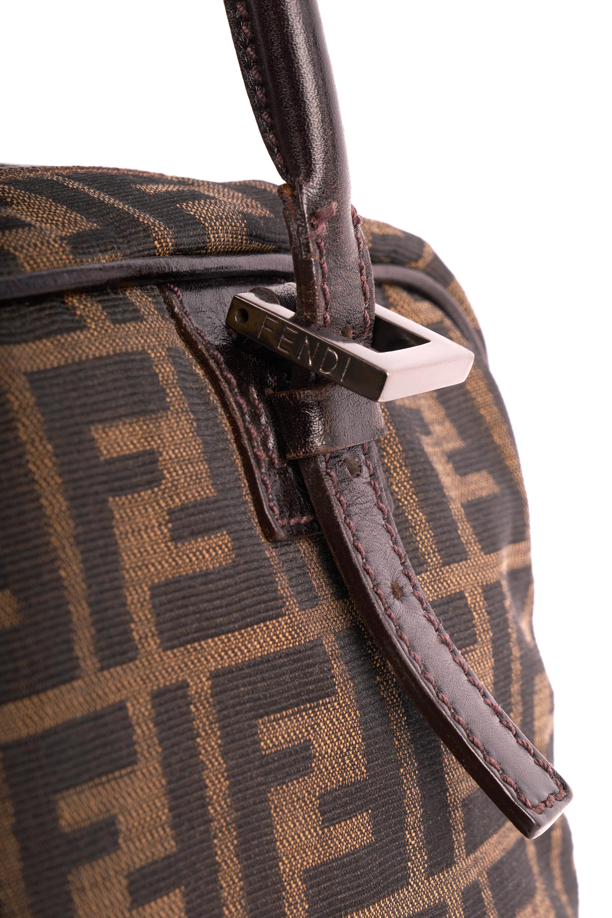 Vintage Fendi 1990's Brown Zucca Print Cloth Tote Bag en vente 4