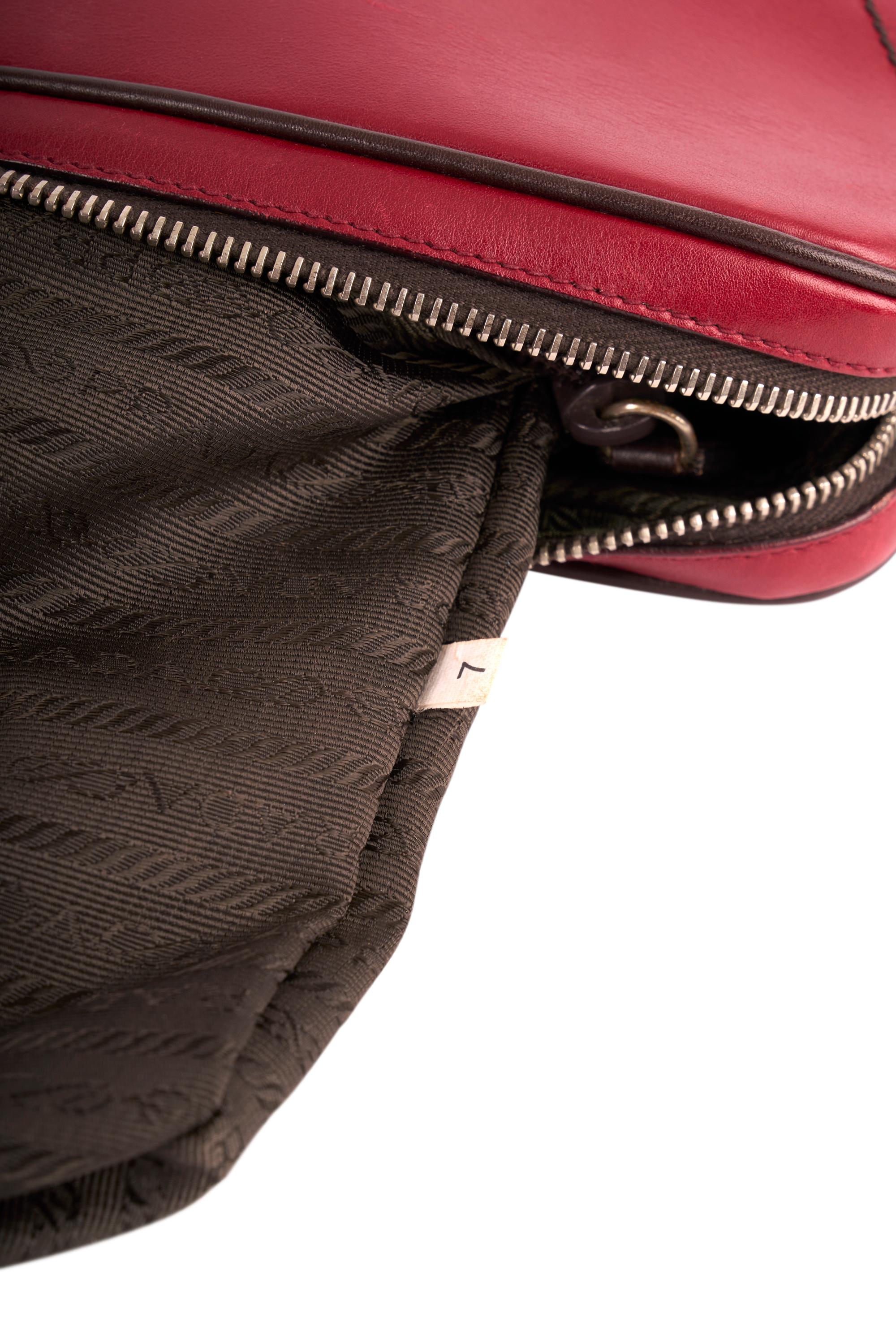 Vintage Prada Square Leather Red&Brown Shoulder Bag Unisexe en vente